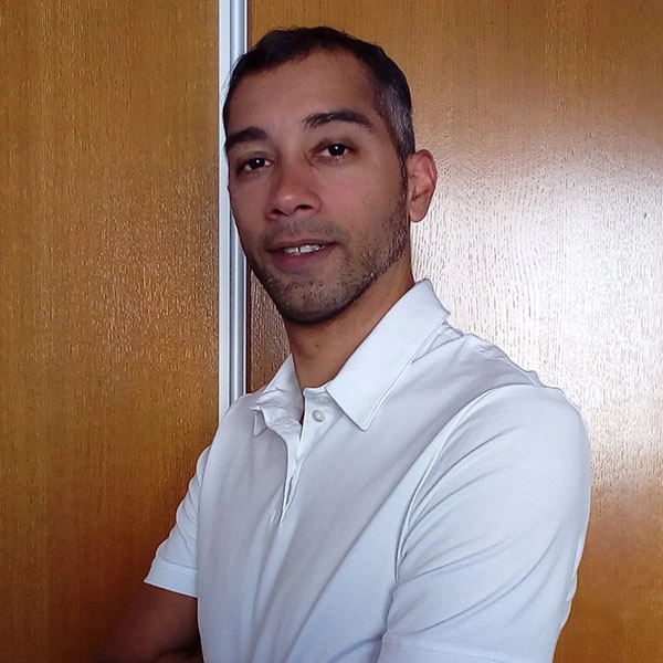 Virgile prend en charge l’ensemble de l’architecture technique : développement web, performance, sécurité, référencement naturel, automatisations et outils personnalisés. Son expertise permet de garantir des sites fiables, rapides et évolutifs.